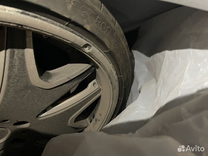 Колеса r20 качественные и красивые, резина Perelli