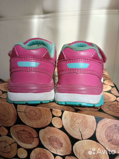 Кроссовки для девочки 23