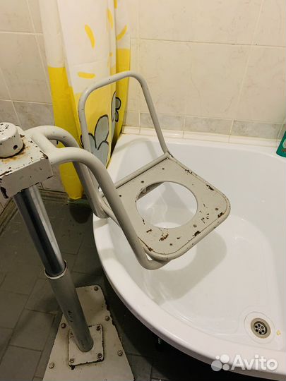 Подъемник для купания инвалида. СССР