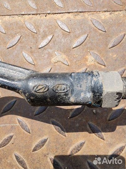 Рулевая тяга с наконечником правая Hyundai Santa