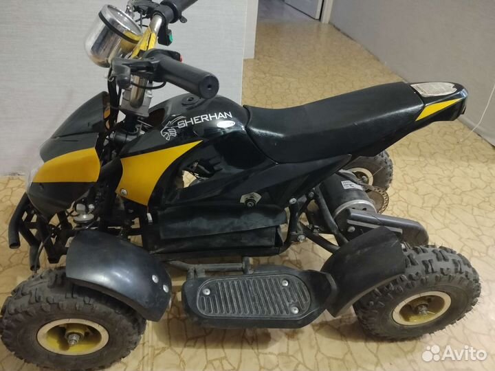 Детский квадроцикл на аккумуляторе б/у