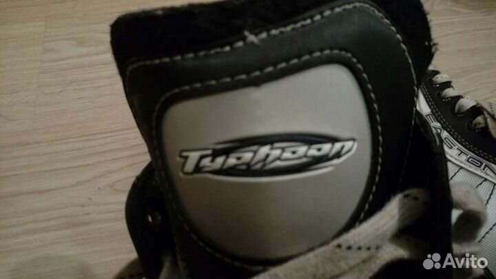 Коньки хоккейные