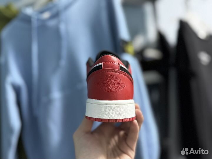 Кроссовки для подростков Nike Air Jordan 1