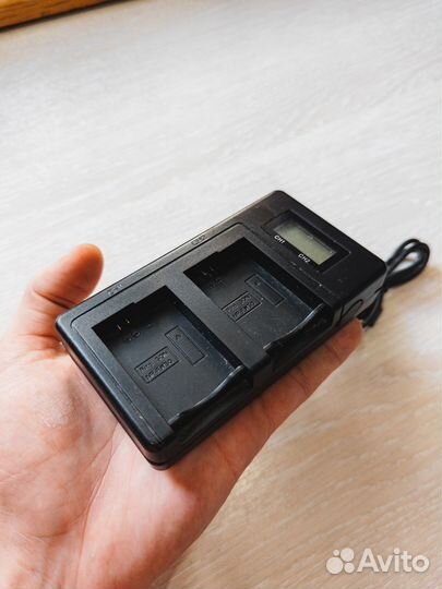 Зарядное устройство Sony F750 NP-FW50