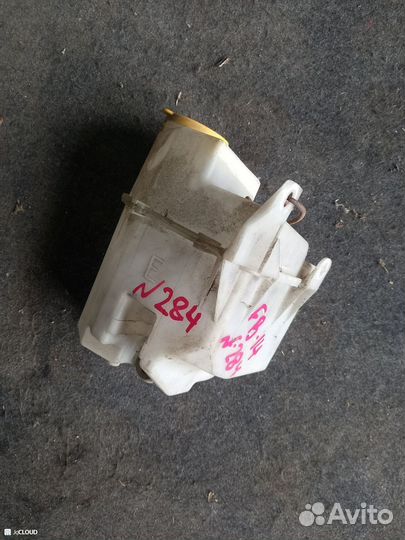 Бачок омывателя на nissan sunny FB14