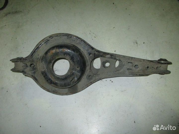 Рычаг подвески задний поперечный (Ford Focus)