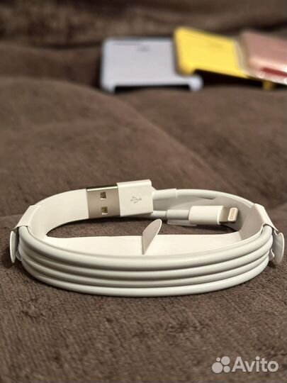 Кабель Apple Lightning - USB
