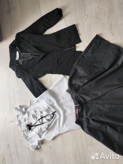 Большой пакет одежды для девушки