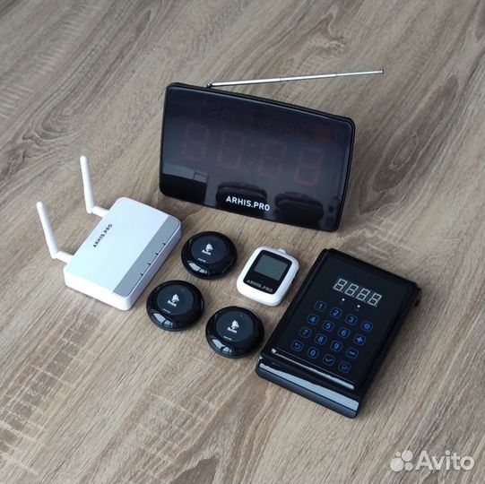 Кнопка вызова официанта, часы, табло, пуль, репите