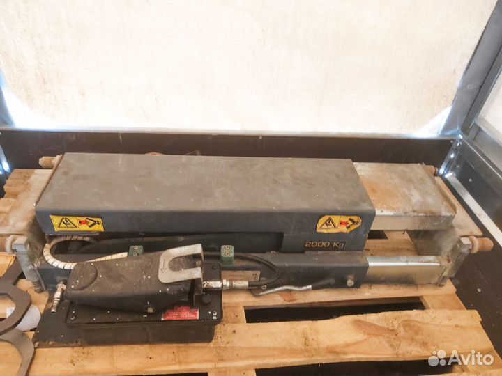 Траверса на яму или подъемник, пневмо-гидравлическ