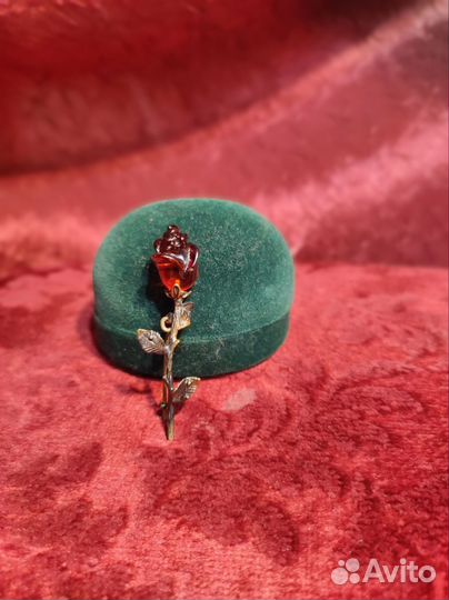 Брошь янтарь СССР