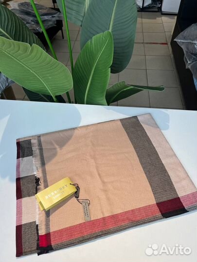 Шарф Burberry в ТЦ Дом Мод