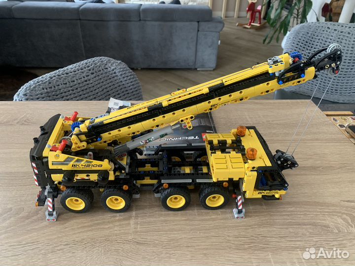 Подъемный кран Lego technic 42108