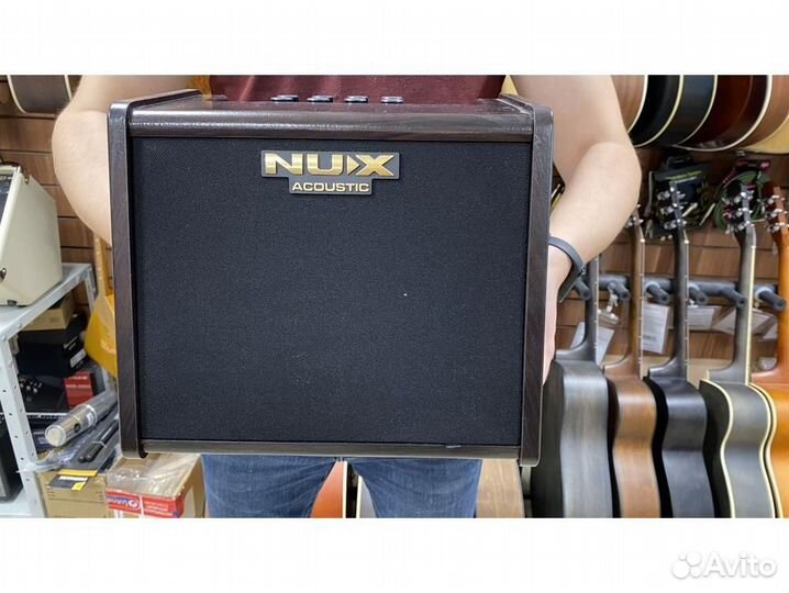 Nux Cherub AC-25 комбоусилитель для электроакустич