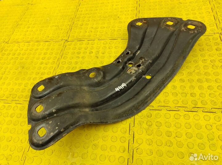 Опора АКПП Mercedes-Benz W220 M113.948 4.3 2002