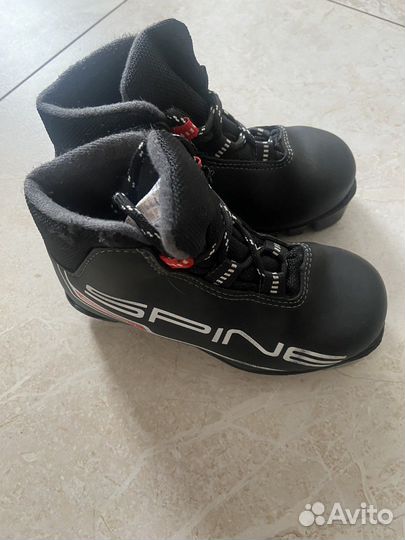 Лыжные ботинки детские 28 размер