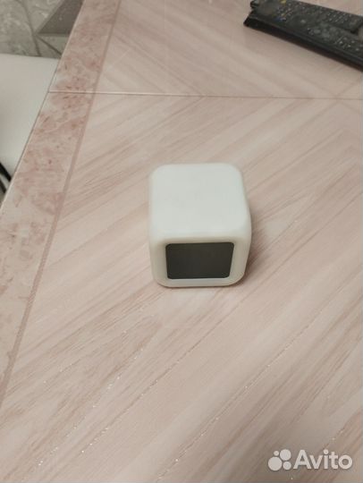 Часы хамелеон