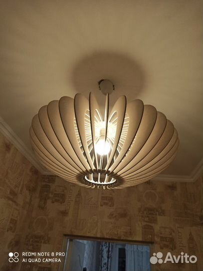 Оригинальная люстра из дерева