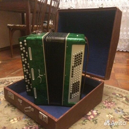 Баян Эра с футляром и паспортом инструмента