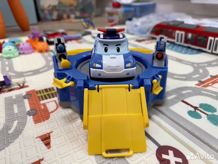Кейс с трансформером и гаражом robocar poli Поли