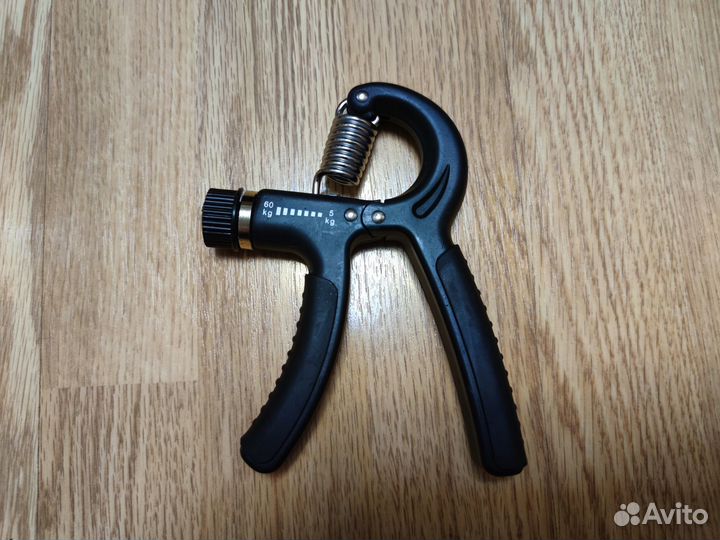 Эспандер кистевой регулируемый