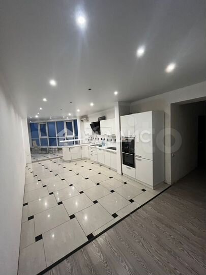 4-к. квартира, 180 м², 11/17 эт.