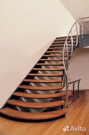 Лестница в дом на второй этаж