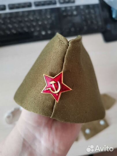 Пилотка военная, галстук и погоны