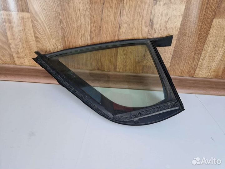 Дверь левая передняя, частями. Toyota vitz 2016