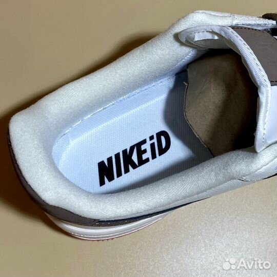 Кроссовки Nike