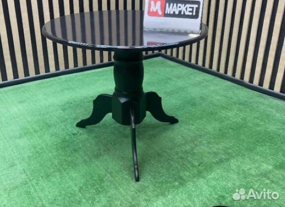 Стол и стулья