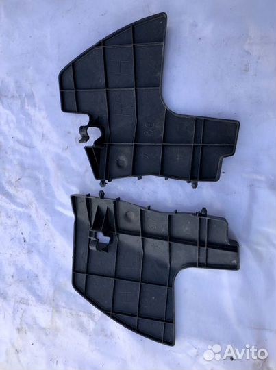 Toyota Auris 150 дефлектор радиатора