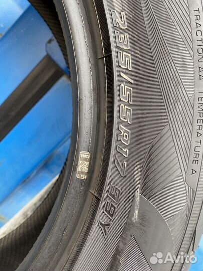 Yokohama Advan Sport V105 235/55 R17 99Y