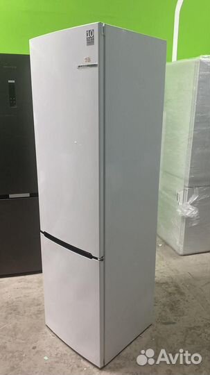 Холодильник Bosch KGV39XW22R