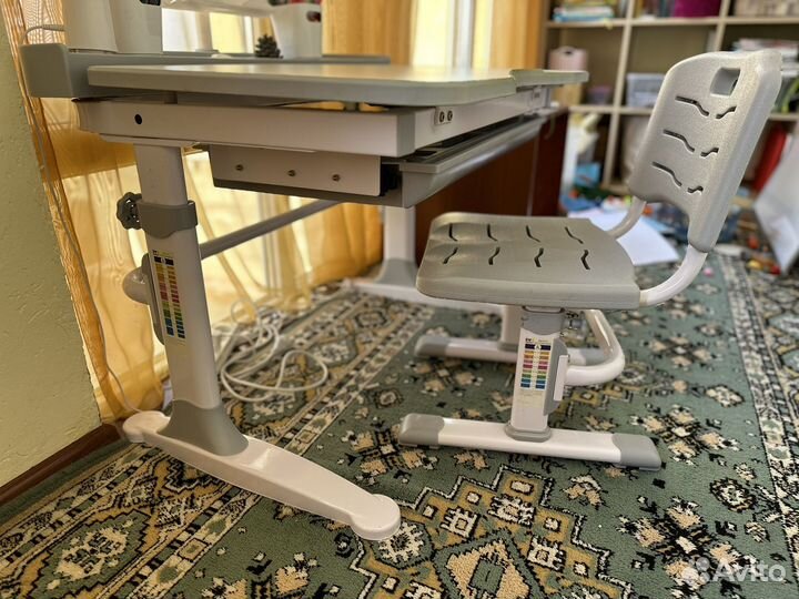 Растущая парта и стул