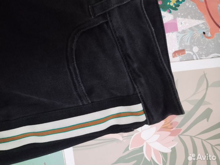 Джинсы с лампасами женские