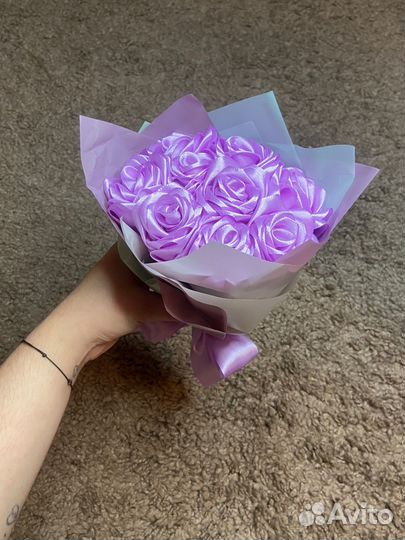 Букет роз из атласных лент