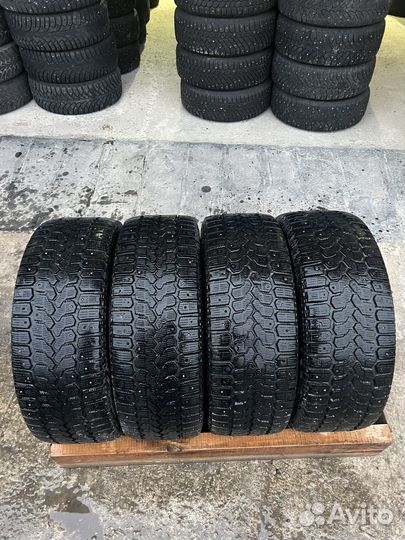 Yokohama Ice Guard Stud IG35 215/60 R16
