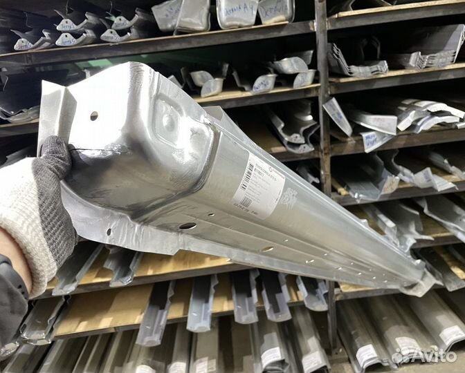 Порог левый Toyota Corolla E120 2000-2007 (Klokker