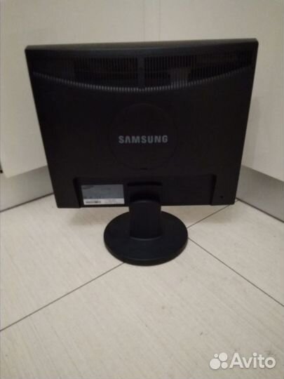 Монитор для компьютера Samsung 19