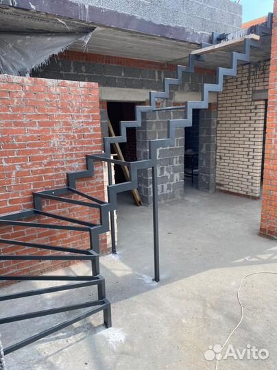 Металлическая лестница