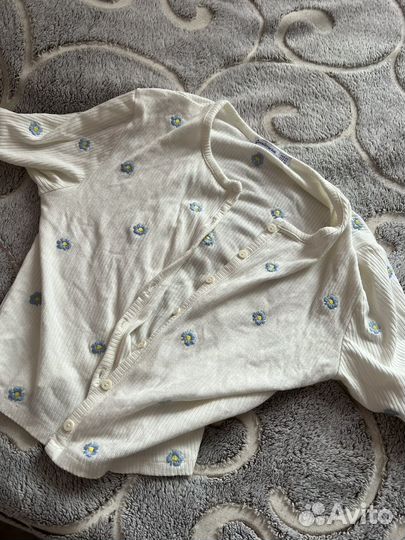 Футболка топ на пуговицах. Страдивариус