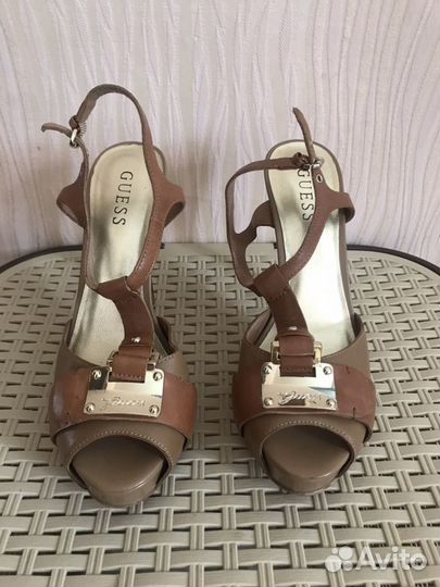 Босоножки guess