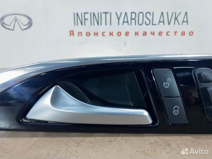 Кнопки регулировки сиденья передние левые Infiniti