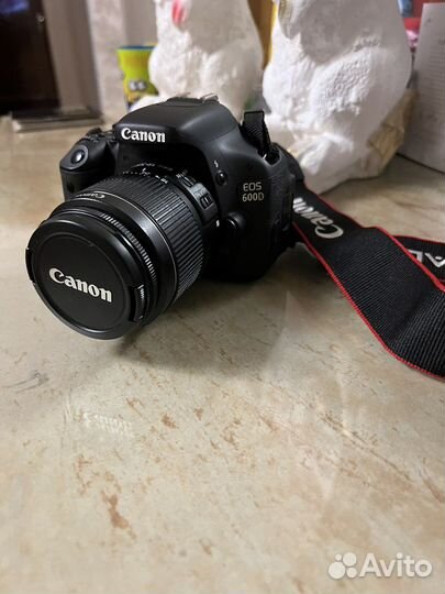 Зеркальный фотоаппарат Canon eos 600D
