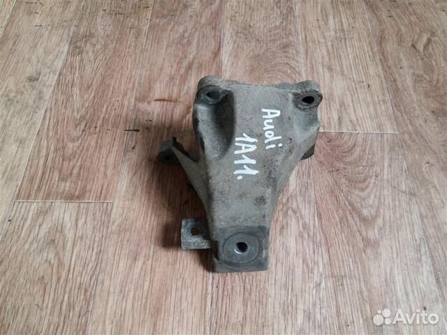 Кронштейн двигателя правый Audi A6 C6 2004-2011