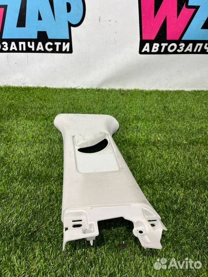 Обшивка центральной стойки левая верхняя Ford