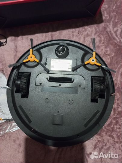 Робот пылесос новый