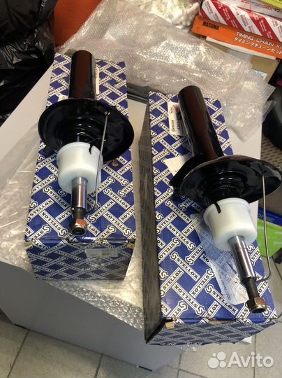 Передние амортизаторы Шкода Октавиа A5