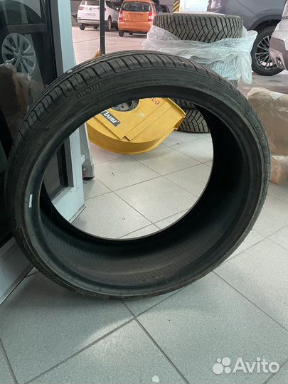 Winrun R330 215/35 R19